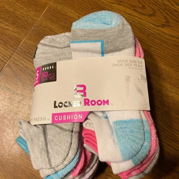 Locker Room Girl’s Socks 15 Pair - Picture 3 of 3